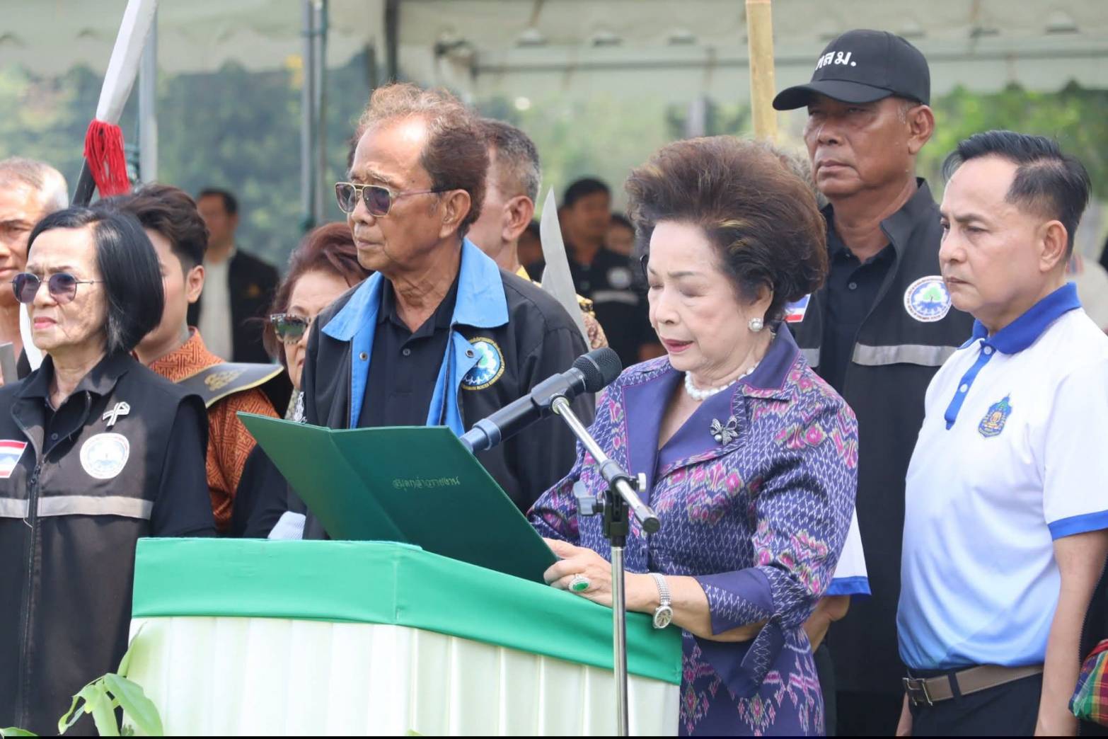 title - ผู้ว่าราชการจังหวัดพระนครศรีอยุธยา เป็นประธานในพิธีเปิดโครงการธรรมชาติยาตรา ทสม.อยุธยา ทำความดีเพื่อแม่ ณ ศูนย์ส่งเสริมและพัฒนาอาชีพเสริมนอกภาคการเกษตร (ศูนย์ศิลปชีพบางไทรฯ (เดิม)) 